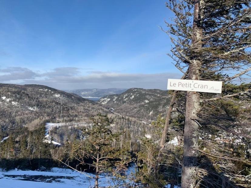 La Cabane Chez Jimmy Petit-Saguenay Bagian luar foto