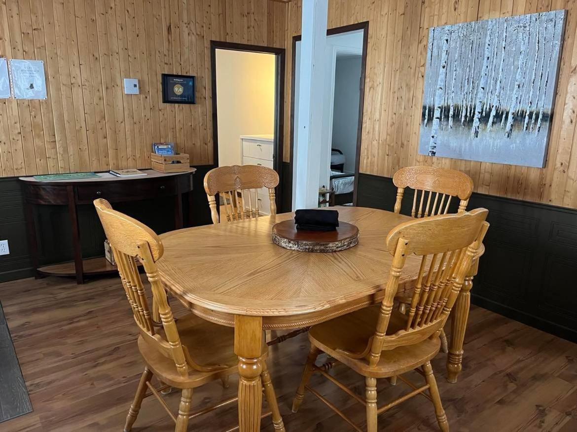 La Cabane Chez Jimmy Petit-Saguenay Bagian luar foto