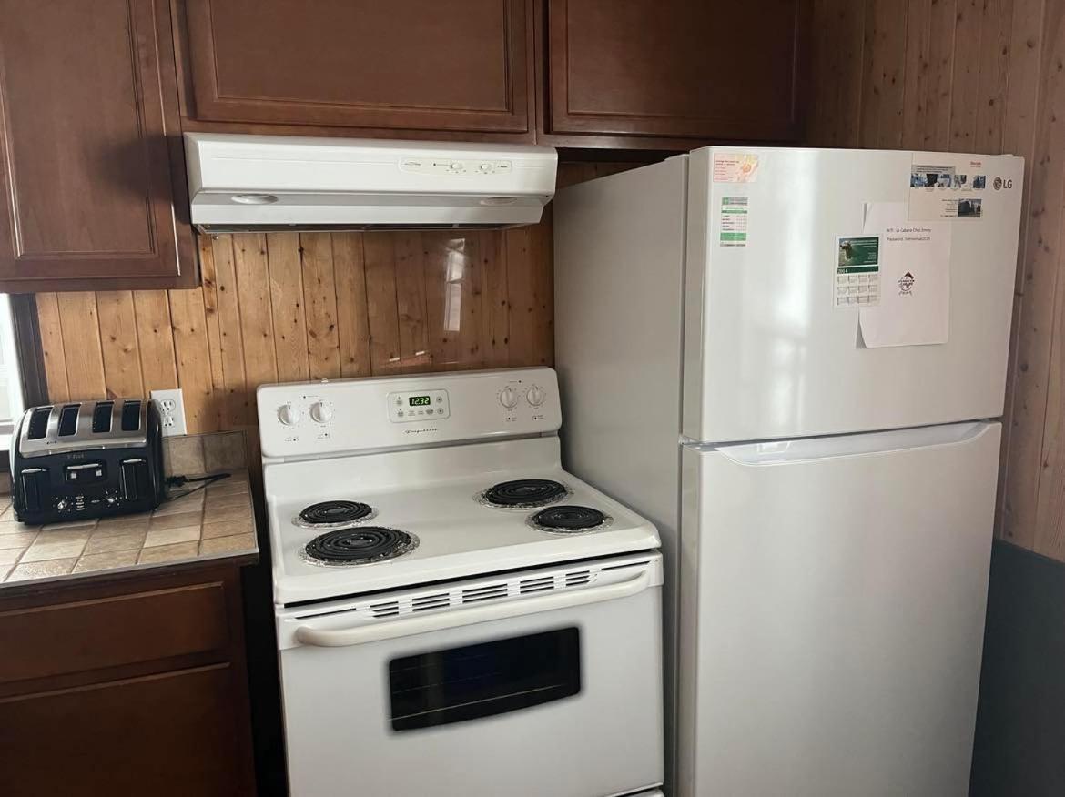 La Cabane Chez Jimmy Petit-Saguenay Bagian luar foto