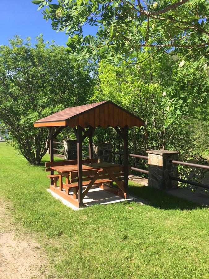 La Cabane Chez Jimmy Petit-Saguenay Bagian luar foto